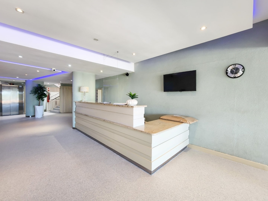 1 Bedroom Property for Sale in Sea Point Western Cape